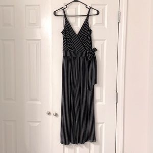 Jumpsuit - navy blue white pinstripe - w pockets - sz s - great condition